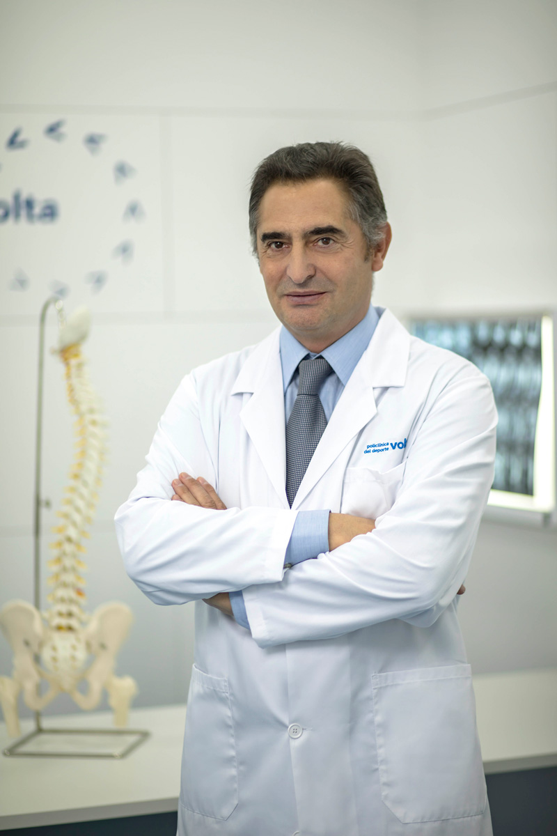 Dr. César Hernández García
